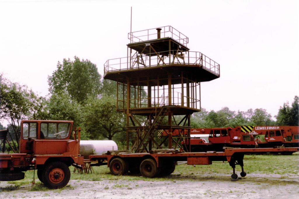 NIJL Kees Ellenbroek 05 Radartoren In Aanbouw