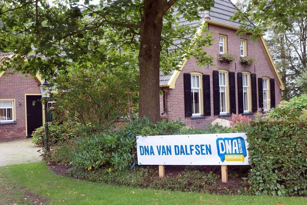 Onthulling Naambordje 001 Klein