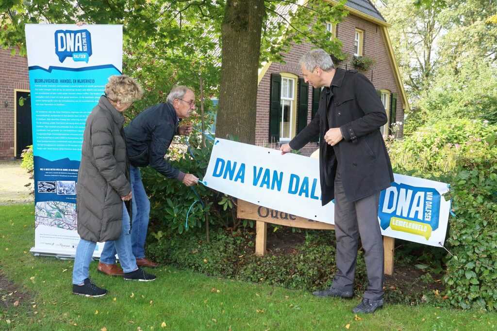 Onthulling Naambordje 020 Klein