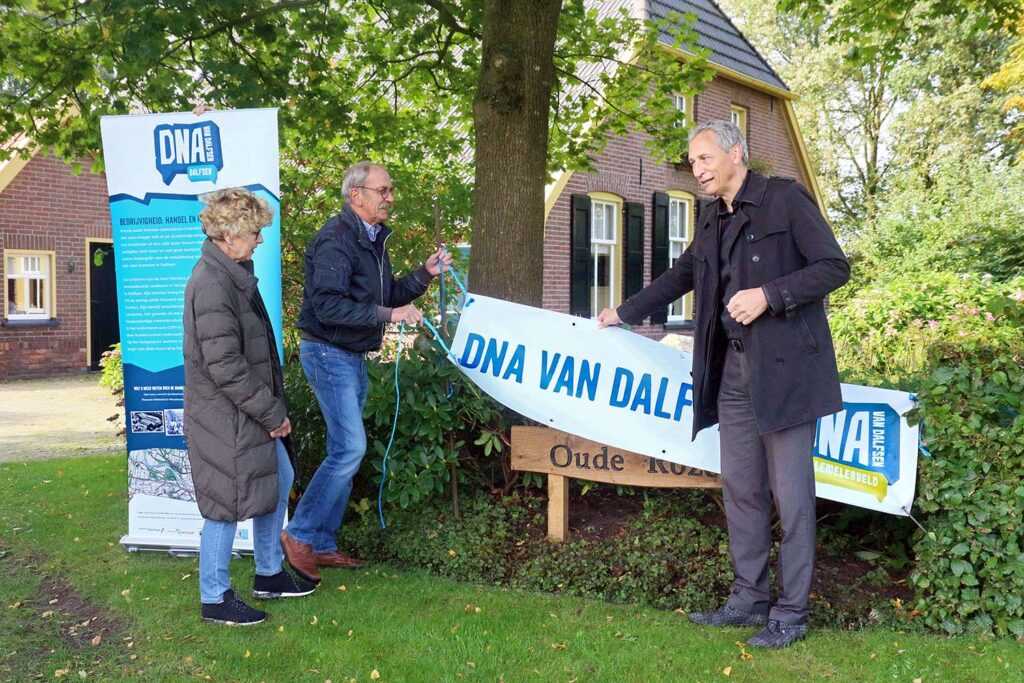 Onthulling Naambordje 021 Klein