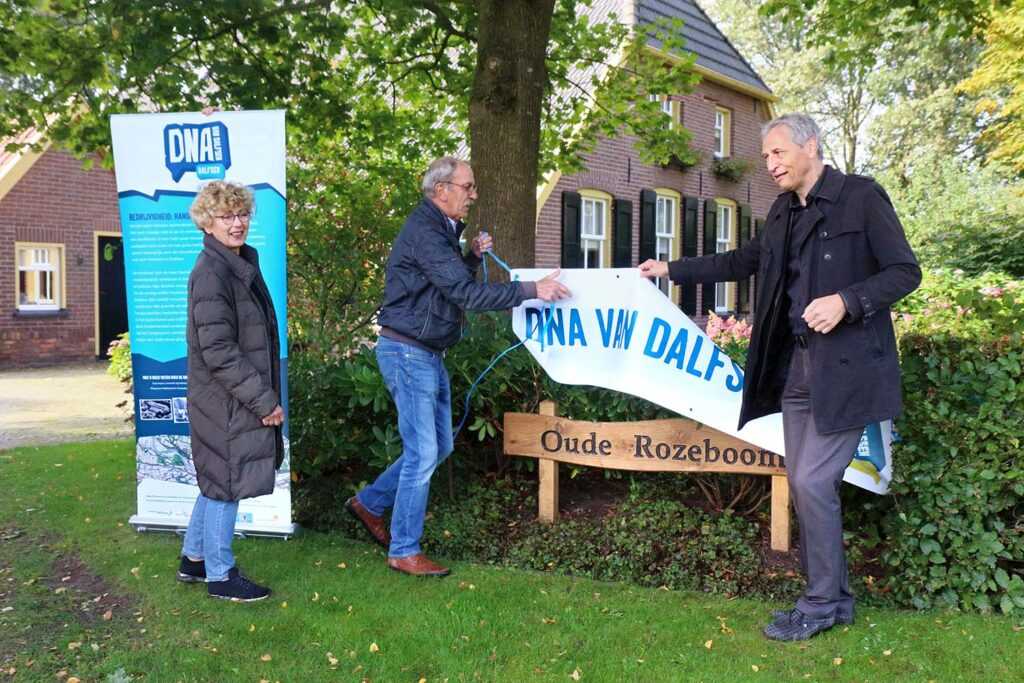Onthulling Naambordje 022 Klein