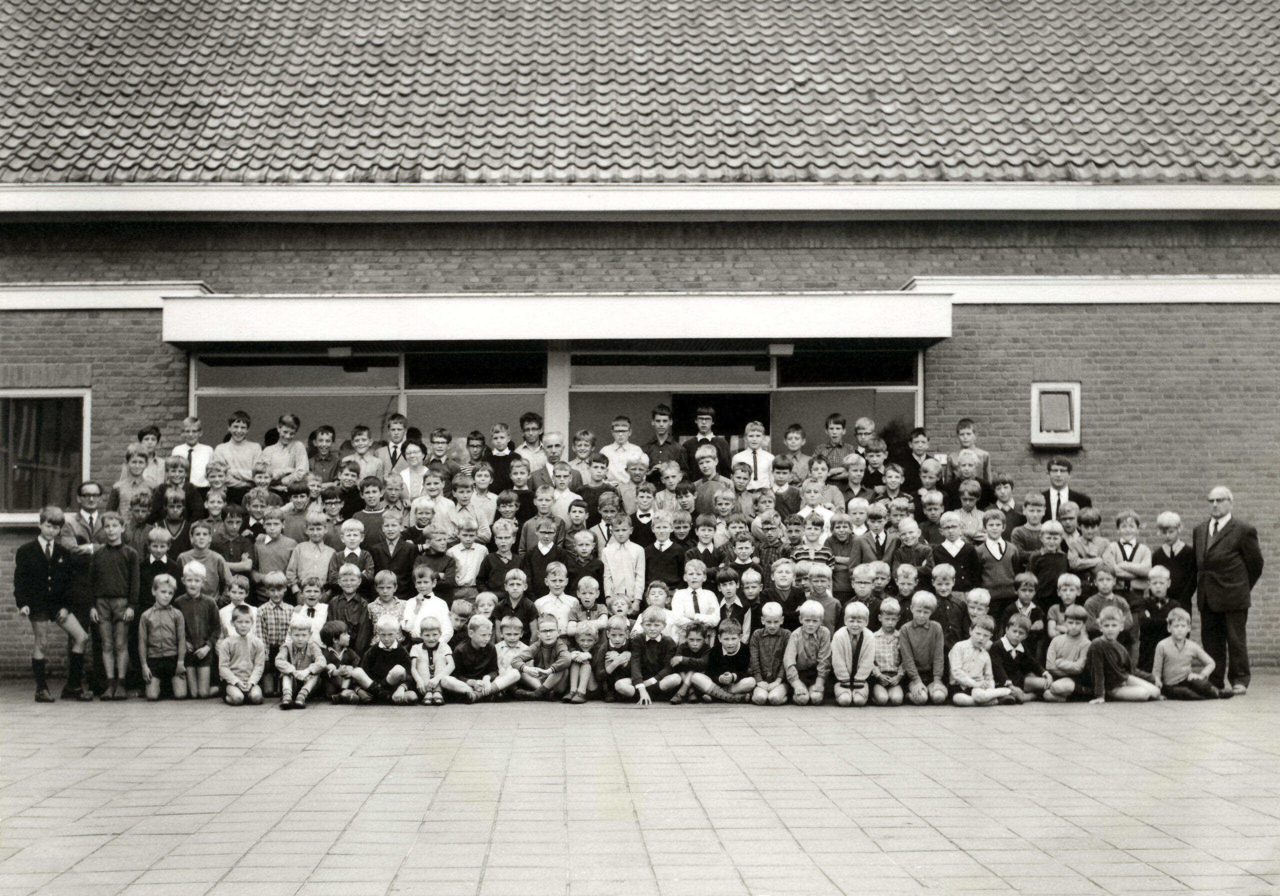 Klassenfoto Voor Jongensschool Met Ben Groot Beumer 1969