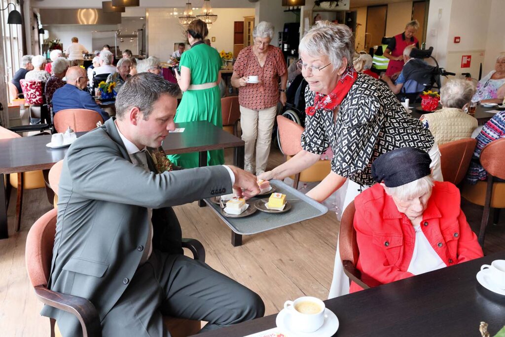 Oogstkoningin Op Bezoek Bij Brugstede (25) Klein