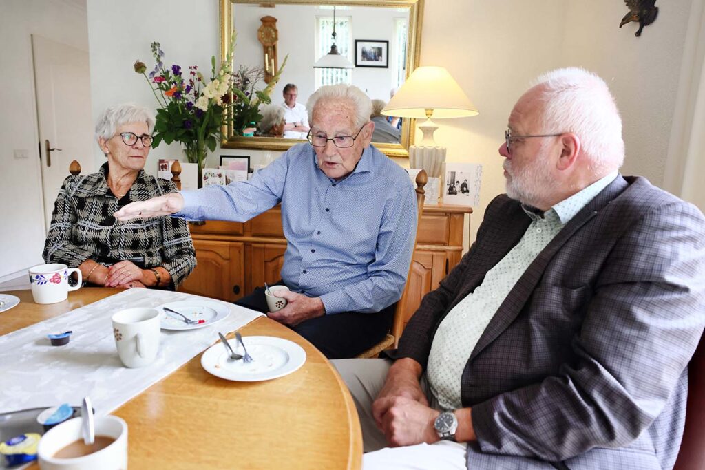 Echtpaar Velthuis 60 J Getrouwd 011 Klein