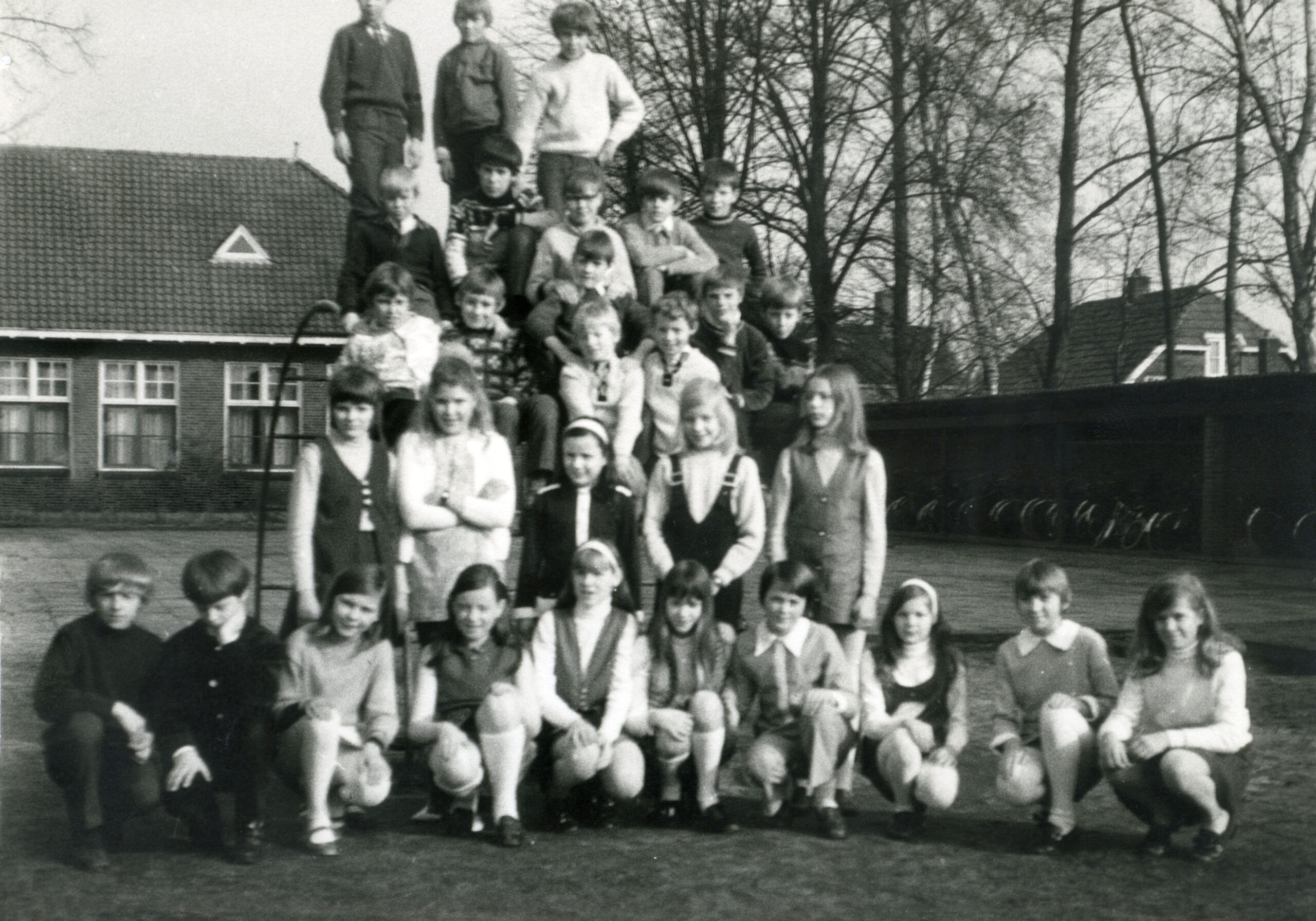 Klassenfoto Mariaschool Met Henk Beunders E (van Annie Besten)