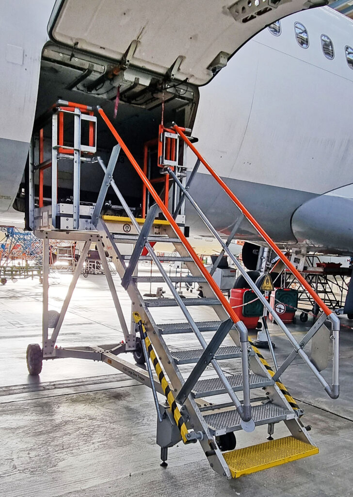 Cargo Door A320 Klein