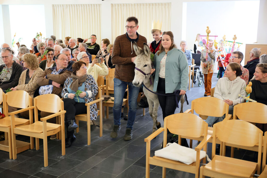 Palmpasen Bij De Brugkerk (2)