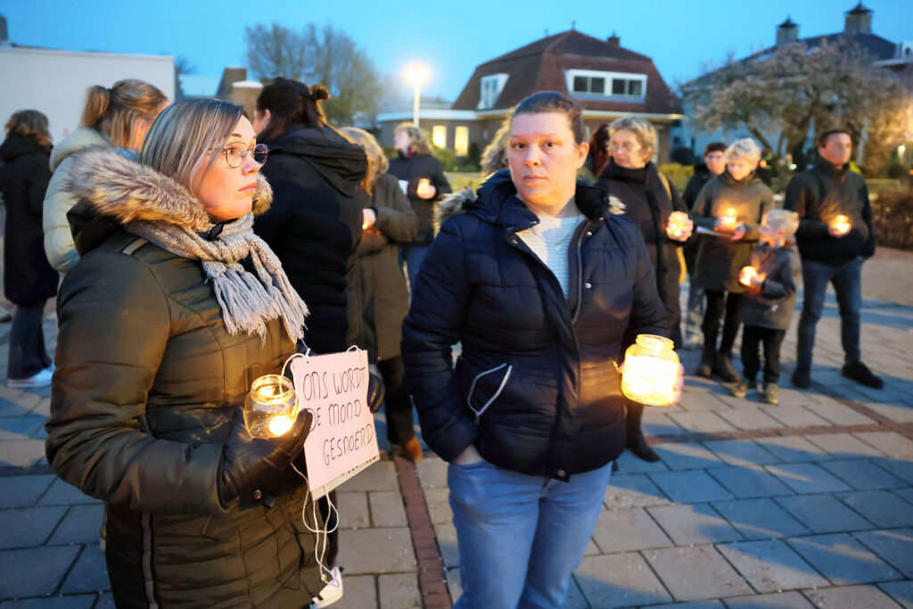 Verontruste Ouders En Buren 05