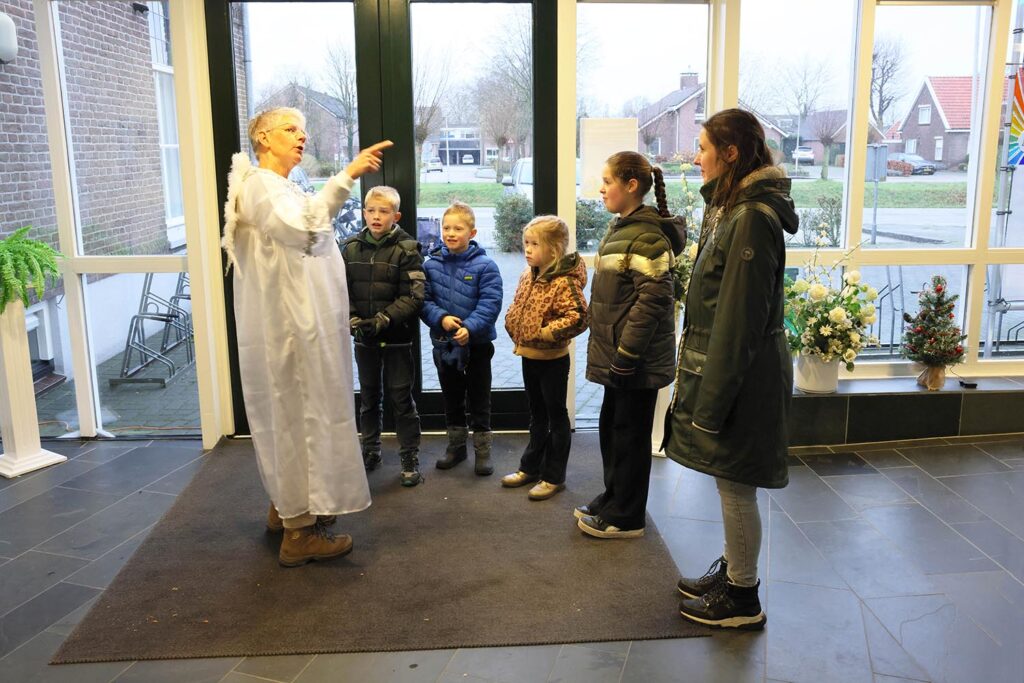 Kerstwandeling Met Engel Gabriel (1)