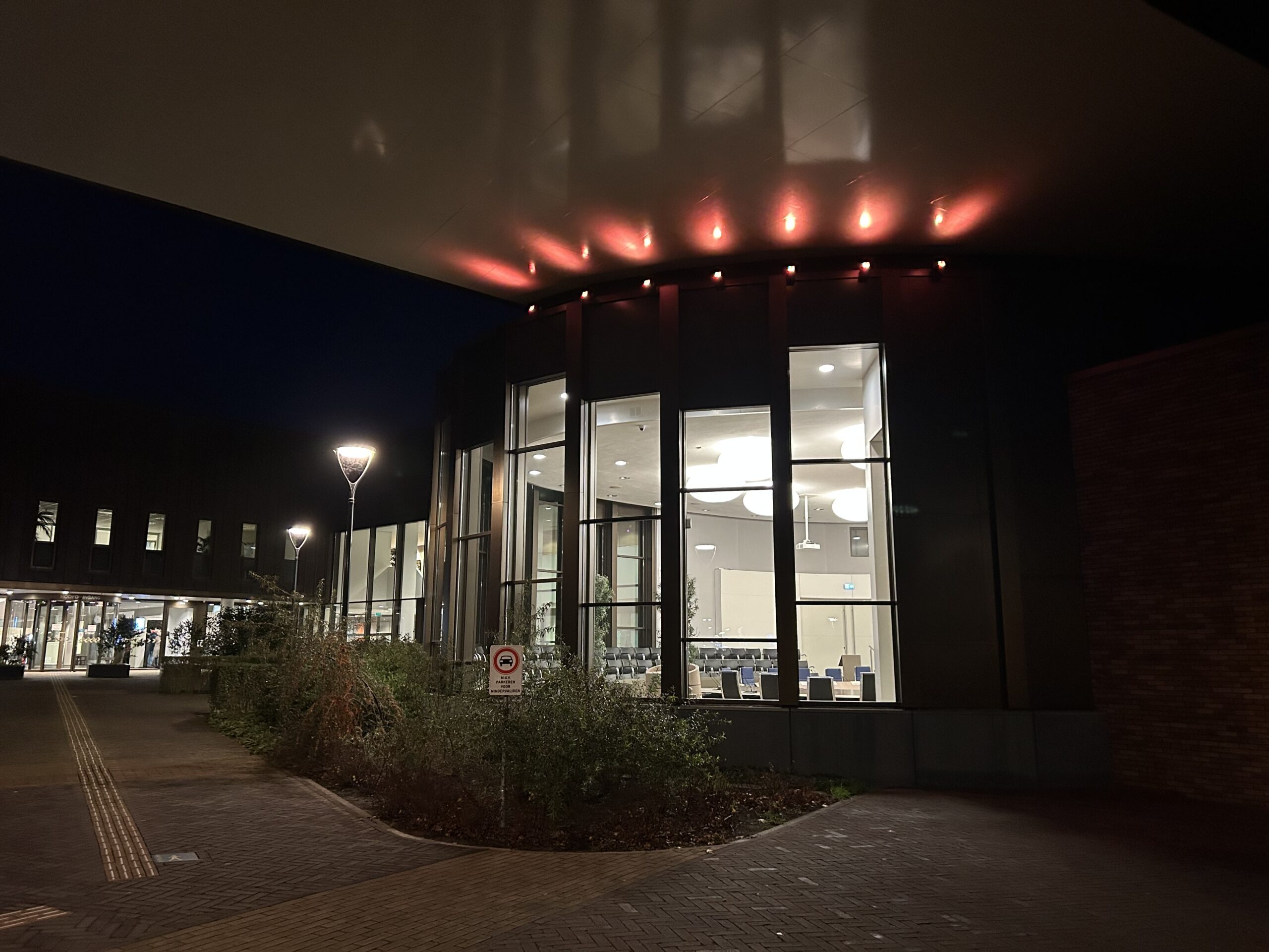 Gemeente Dalfsen sluit aan bij wereldwijde campagne tegen geweld tegen meisjes en vrouwen