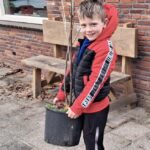 Regenboog houdt Boomfeestdag