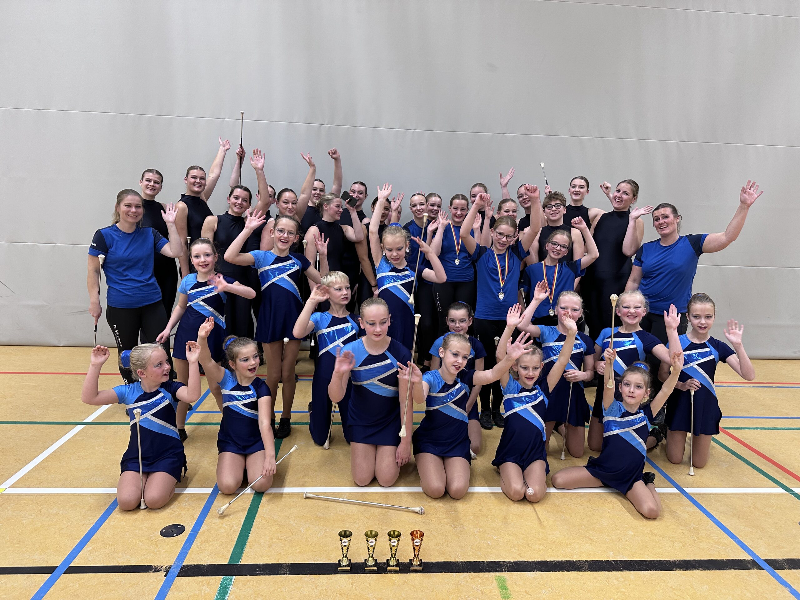 Majorettes Polyhymnia Lemelerveld schitteren op Provinciaal Kampioenschap in Vroomshoop