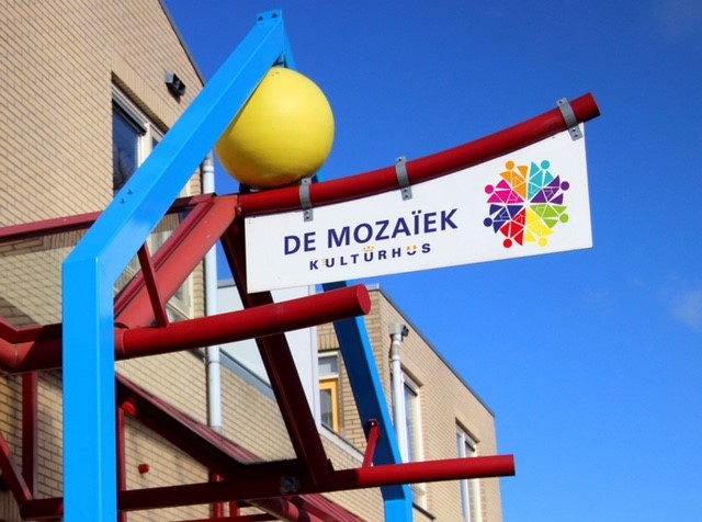 Gemeente Dalfsen draagt Kulturhus De Mozaïek over aan stichting