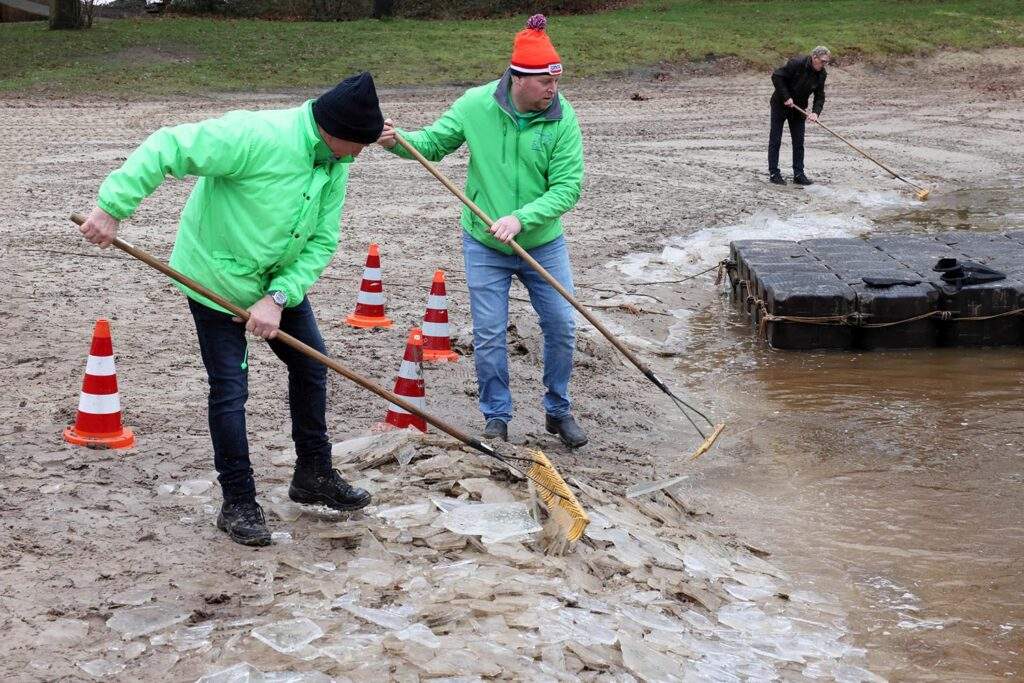 Nieuwjaarsduik 2026 Heidepark Foto Hans Heerink (1)