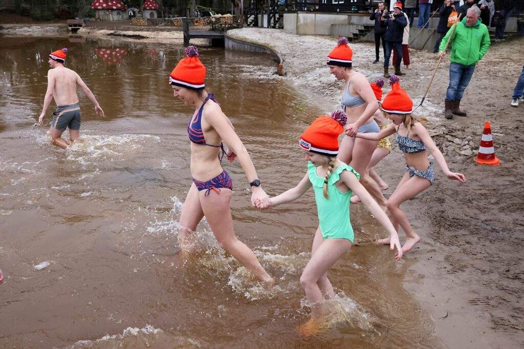 Nieuwjaarsduik 2026 Heidepark Foto Hans Heerink (20)