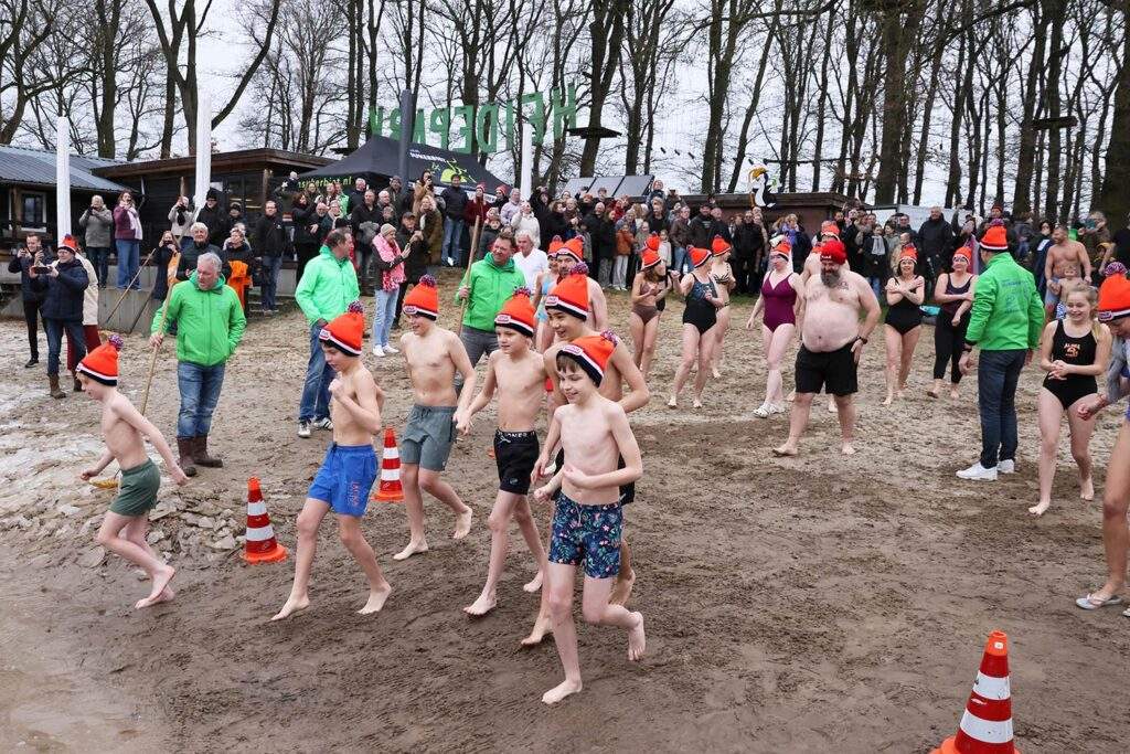 Nieuwjaarsduik 2026 Heidepark Foto Hans Heerink (21)