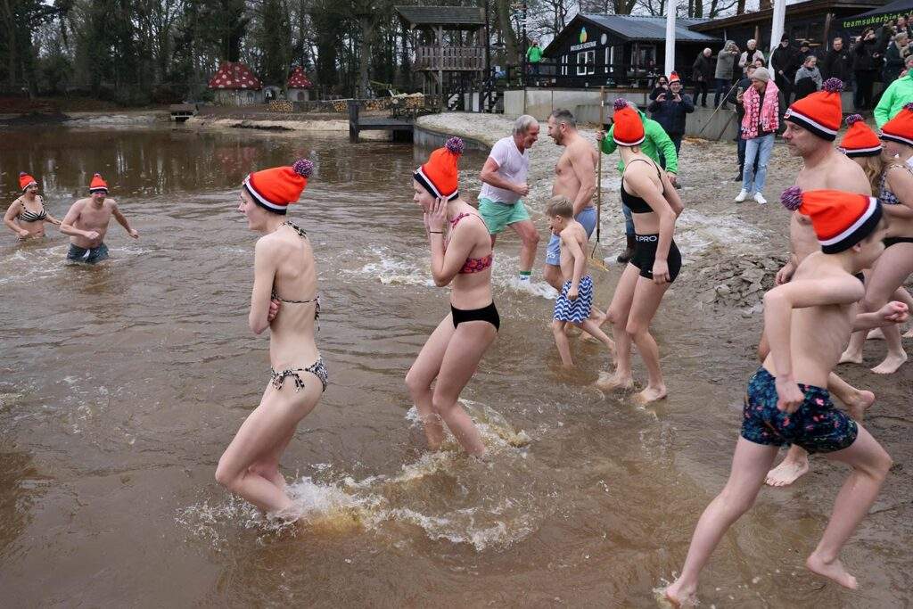 Nieuwjaarsduik 2026 Heidepark Foto Hans Heerink (33)