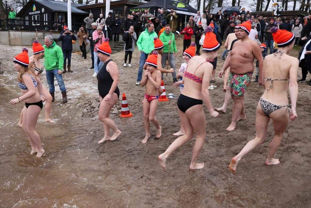 Nieuwjaarsduik 2026 Heidepark Foto Hans Heerink (36)