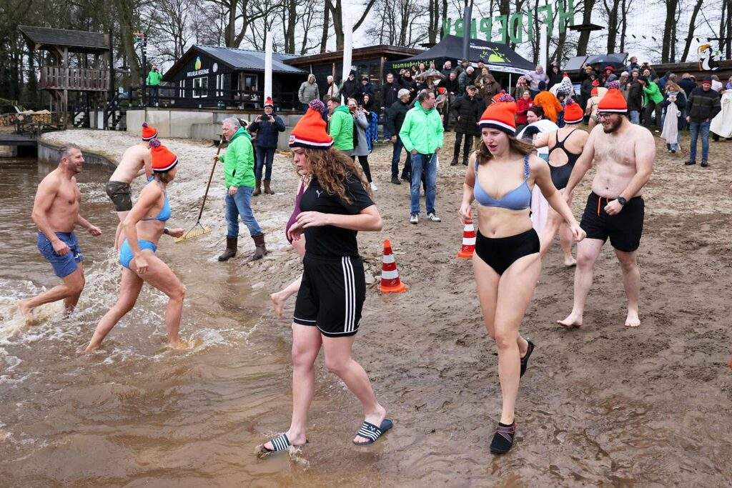 Nieuwjaarsduik 2026 Heidepark Foto Hans Heerink (38)