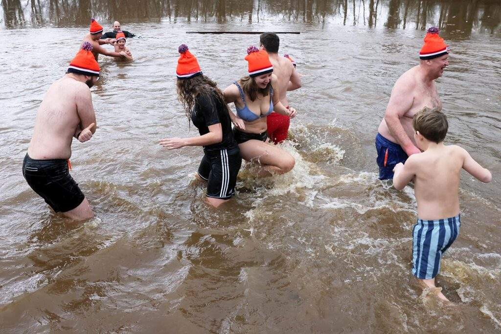 Nieuwjaarsduik 2026 Heidepark Foto Hans Heerink (40)