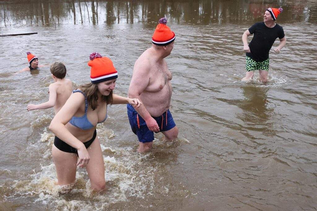 Nieuwjaarsduik 2026 Heidepark Foto Hans Heerink (41)