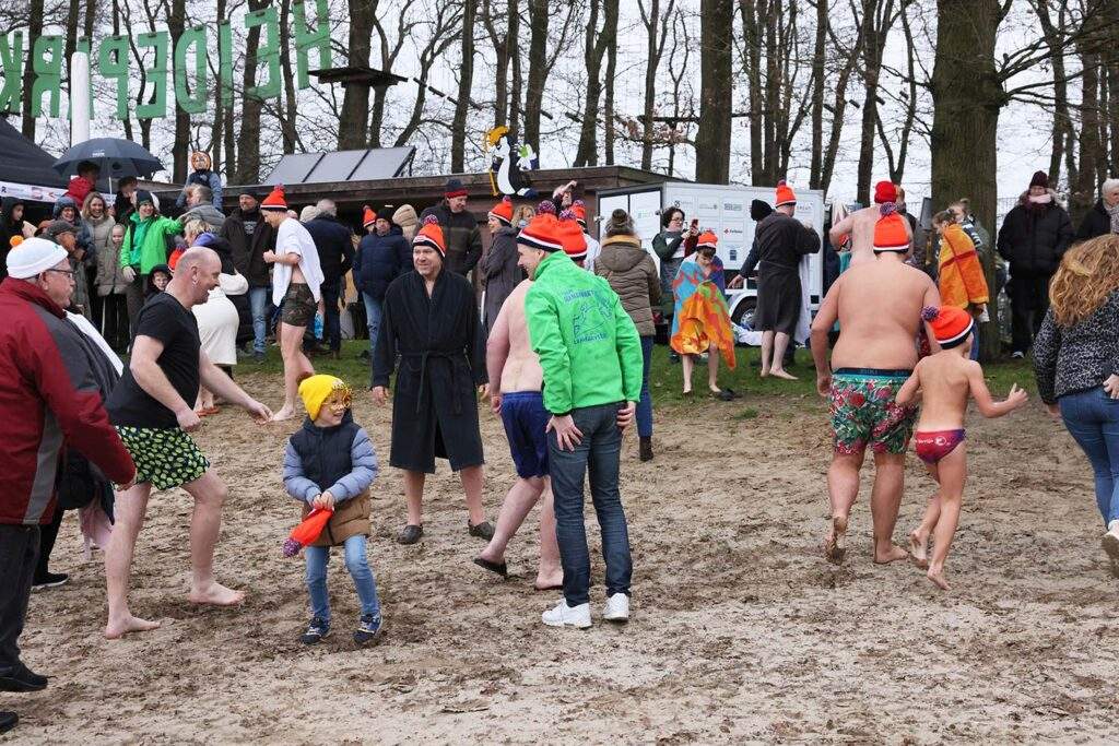 Nieuwjaarsduik 2026 Heidepark Foto Hans Heerink (42)