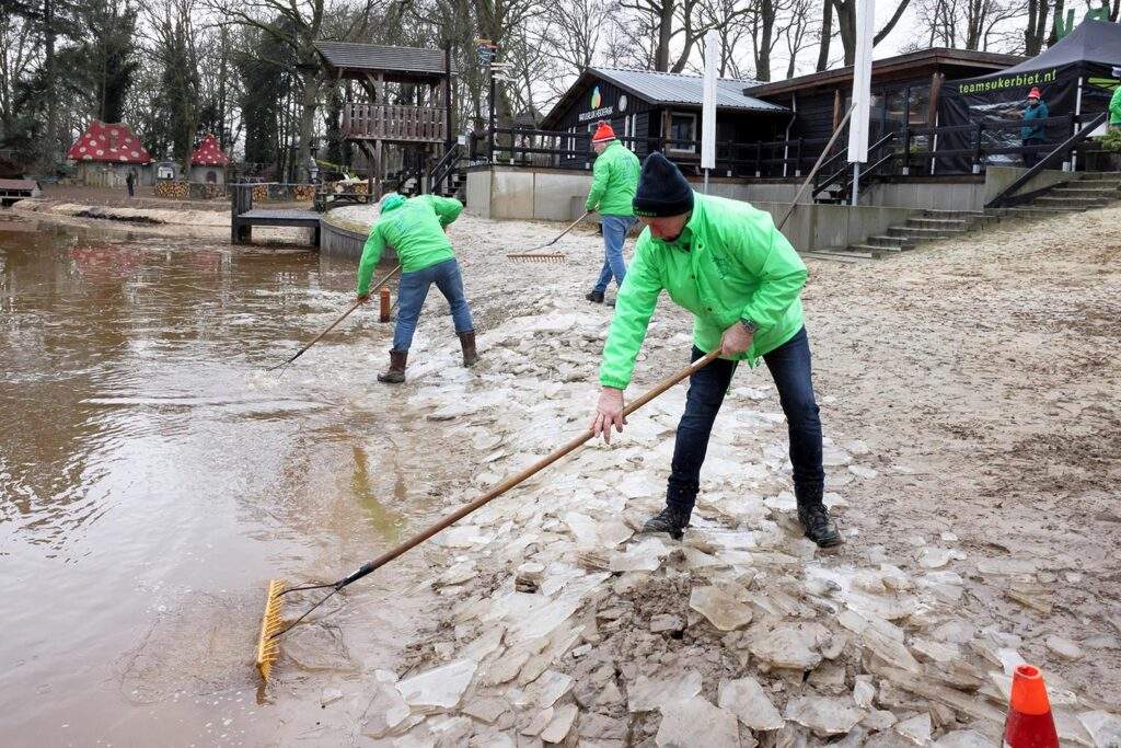 Nieuwjaarsduik 2026 Heidepark Foto Hans Heerink (5)