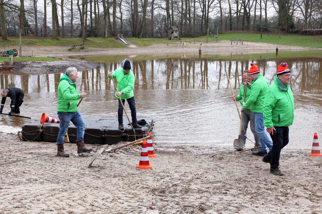Nieuwjaarsduik 2026 Heidepark Foto Hans Heerink (6)