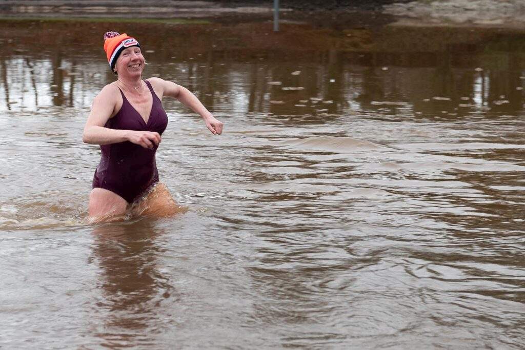 Nieuwjaarsduik 2026 Heidepark Foto Hans Jansen (10)