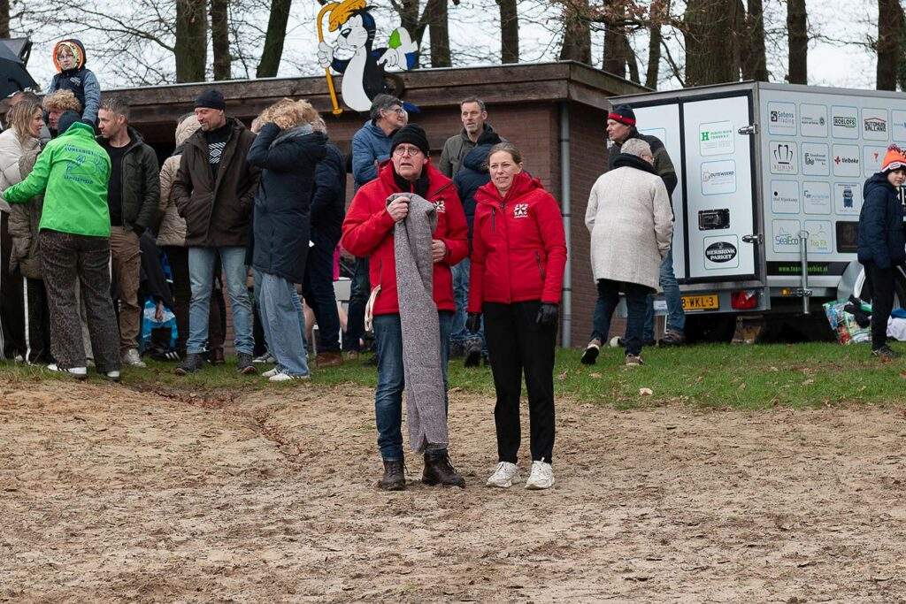 Nieuwjaarsduik 2026 Heidepark Foto Hans Jansen (16)